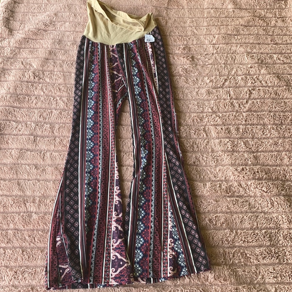 Motherhood Maternity Paisley Printed Palazzo Pants